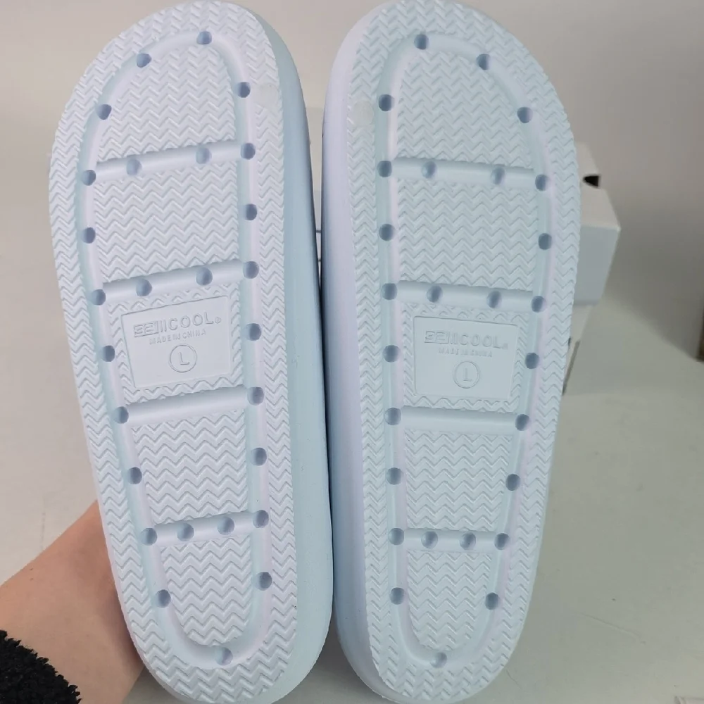 32‎ Degrees Women's Slides Size 9-10 Men's Size 7-8 Large Blue Cushion Shoes